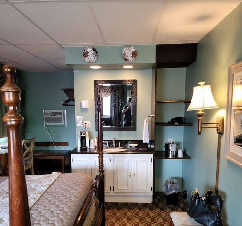 Plaza Motor Motel - Web Listing Photo (newer photo)